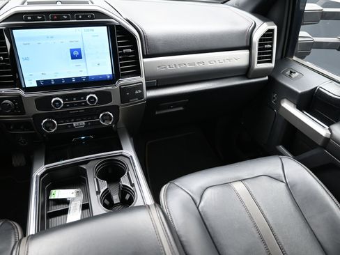 Used 2022 Ford F350 Platinum image 39