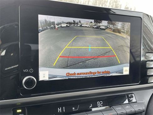 Used 2025 Toyota Camry LE image 28