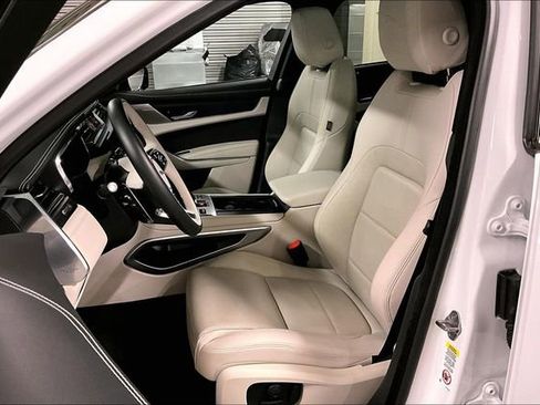 Certified 2025 Jaguar F-PACE R-Dynamic S image 15