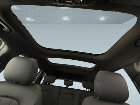 New 2026 Mercedes-Benz GLB 250 image 13