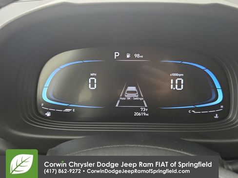 Used 2025 Hyundai Venue SEL FWD image 22