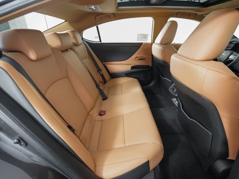 New 2025 Lexus ES 350 w/ Premium Package image 16