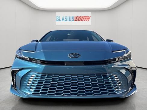 Used 2025 Toyota Camry XSE FWD image 8