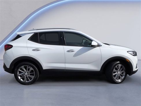 Used 2020 Buick Encore GX Essence w/ Experience Buick Package image 3