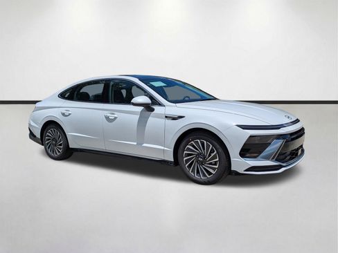 New 2026 Hyundai Sonata SEL FWD image 2