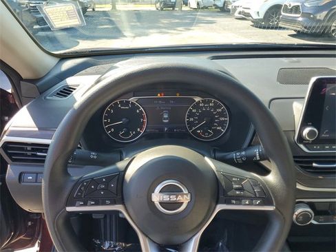Used 2024 Nissan Altima 2.5 SV image 17