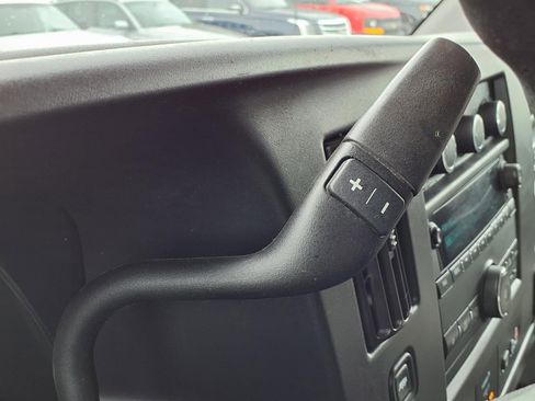 Used 2019 Chevrolet Express 2500 w/ Enhanced Convenience Package RWD image 19