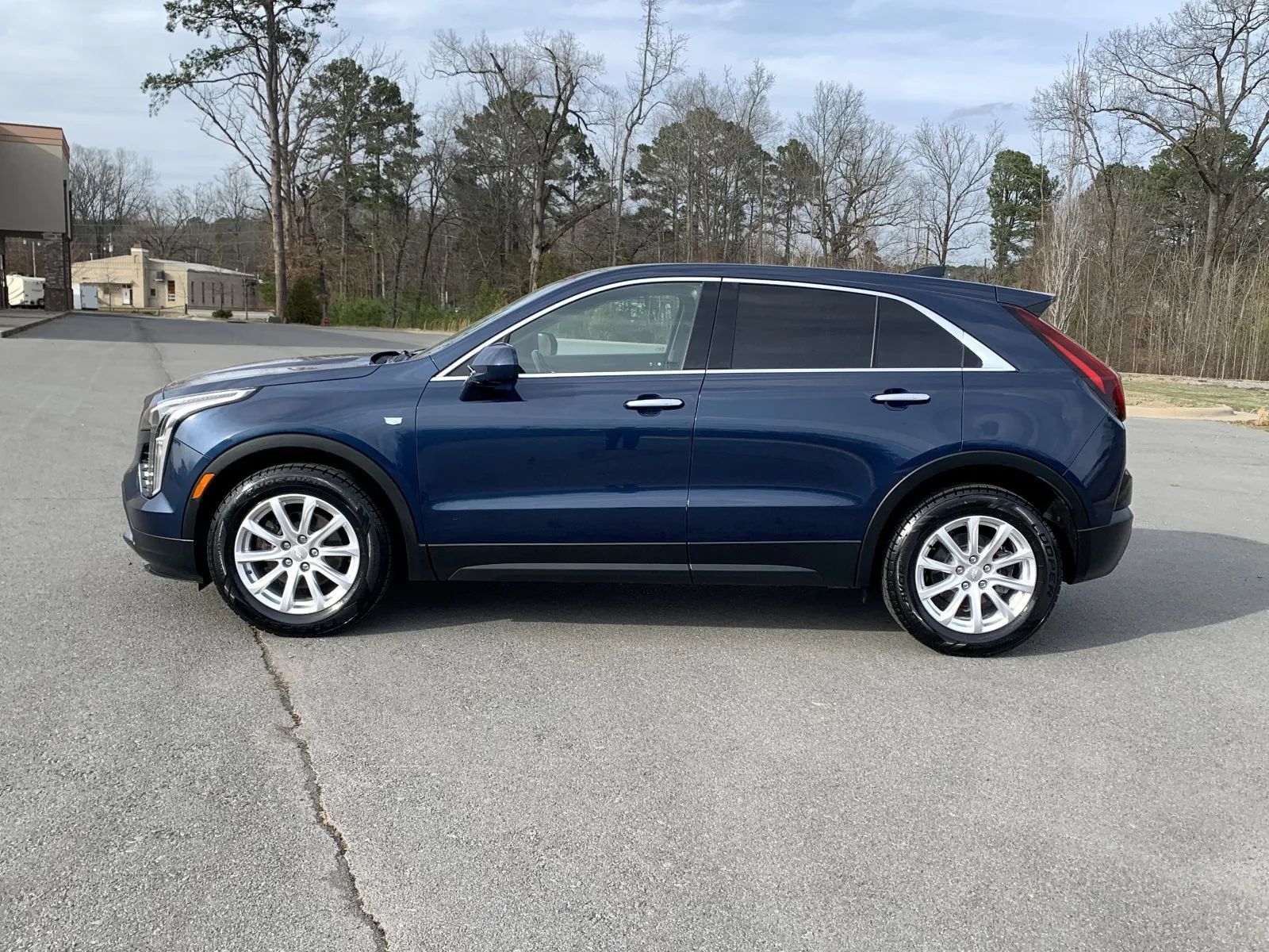 Used 2019 Cadillac XT4 Luxury FWD image 4