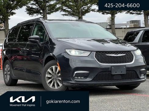 Used 2021 Chrysler Pacifica Touring-L image 1