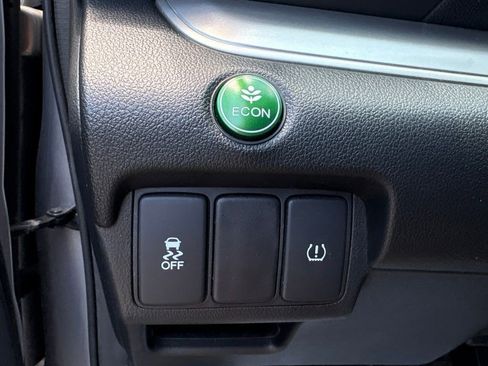 Used 2016 Honda CR-V SE image 23