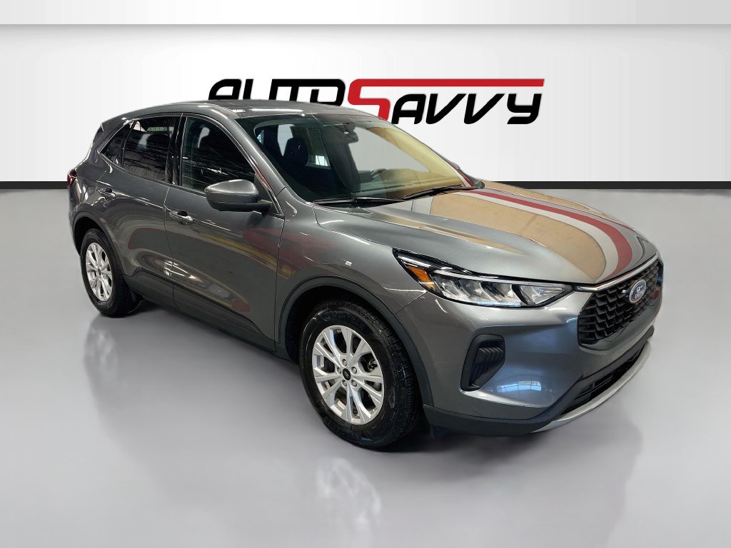 Used 2023 Ford Escape Active w/ Tech Pack #2 FWD image 1