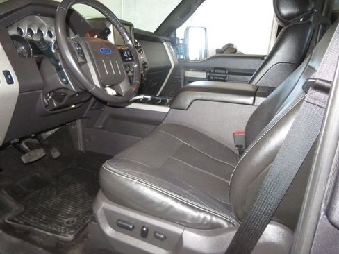 Used 2014 Ford F250 Lariat w/ Lariat Ultimate Package image 19