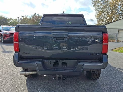 New 2025 Toyota Tacoma TRD Off-Road AWD/4WD image 6