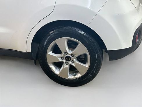 Used 2017 Kia Soul FWD image 5