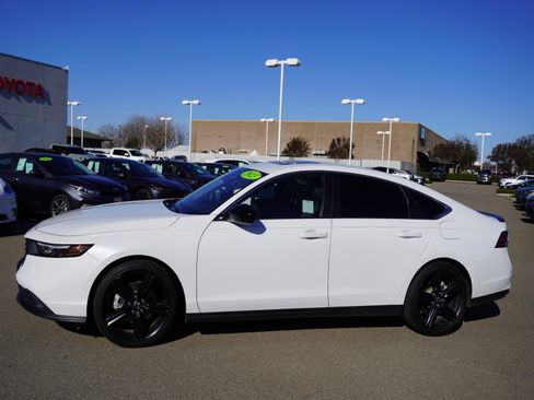 Used 2023 Honda Accord Sport image 6