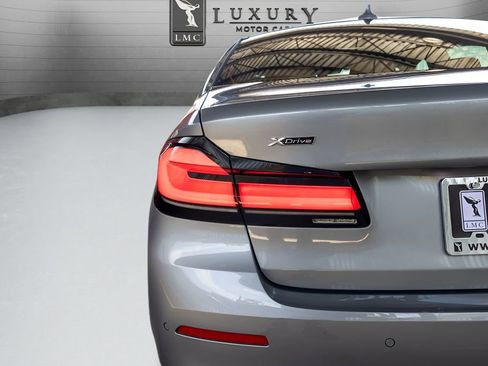 Used 2023 BMW 530i xDrive w/ Premium Package AWD/4WD image 18