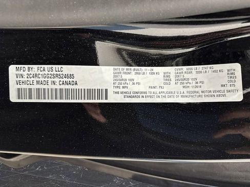 Used 2025 Chrysler Pacifica Limited FWD image 41