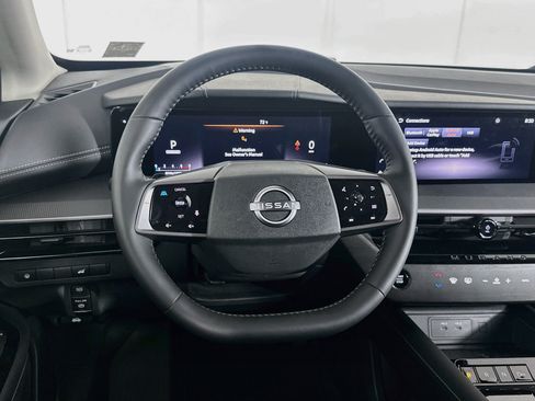 Used 2025 Nissan Murano SV AWD/4WD image 18