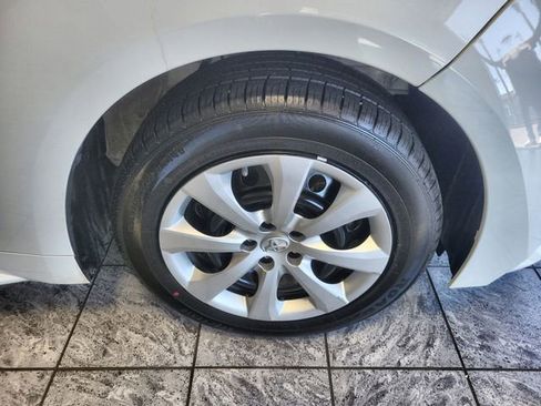 Used 2022 Toyota Corolla LE FWD image 10