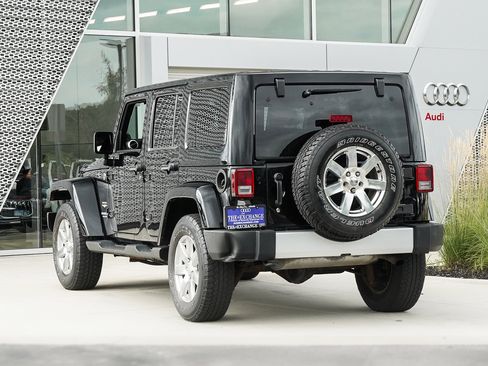 Used 2013 Jeep Wrangler Unlimited Sahara w/ Dual Top Group image 4