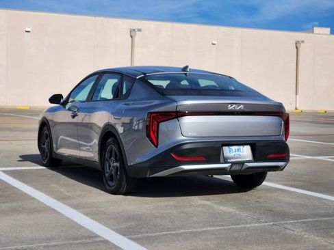 Used 2025 Kia K4 LXS image 7