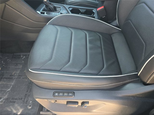 Used 2024 Volkswagen Tiguan SEL R-Line AWD/4WD image 18