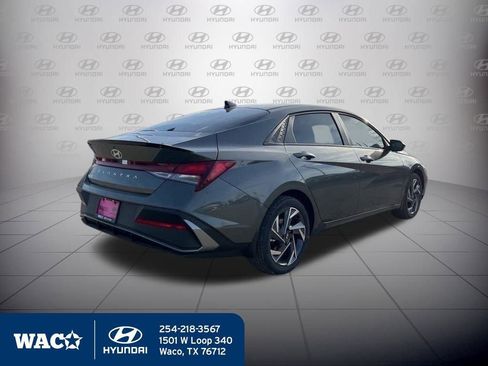 Used 2025 Hyundai Elantra Sport image 8