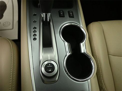 Used 2018 Nissan Pathfinder SL w/ SL Premium Package image 19