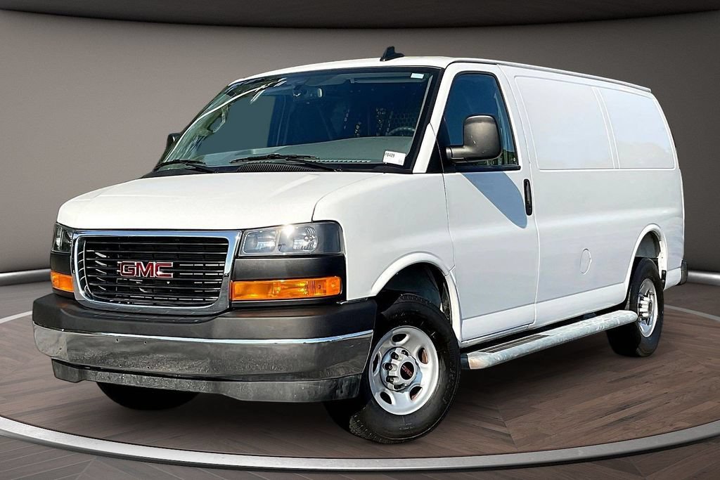 Used 2025 GMC Savana 2500 w/ Driver Convenience Package RWD image 3