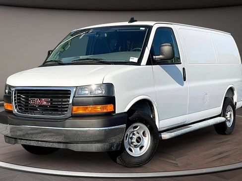 Used 2025 GMC Savana 2500 w/ Driver Convenience Package RWD image 3