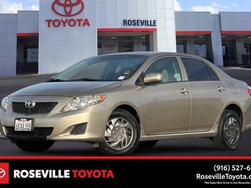 Used 2010 Toyota Corolla LE image 1