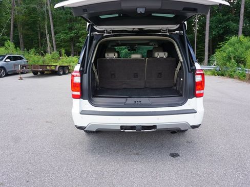 Used 2019 Ford Expedition XLT w/ Equipment Group 202A RWD image 20