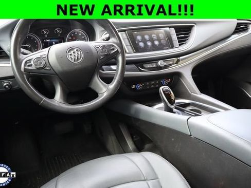 Used 2019 Buick Enclave Essence FWD image 5
