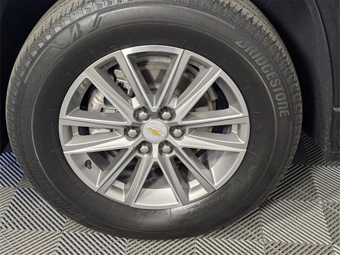 Used 2022 Chevrolet Traverse LT image 8