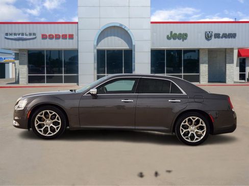 Used 2018 Chrysler 300 C w/ Sun, Sound & Nav Package image 3