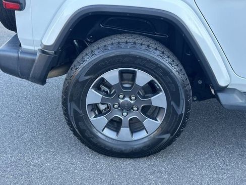 Used 2018 Jeep Wrangler Unlimited Sahara image 22