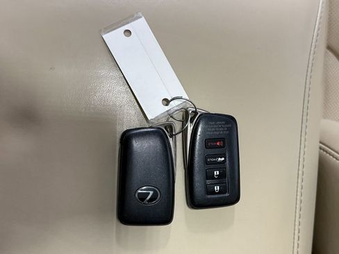 Used 2016 Lexus LX 570 4WD w/ Luxury Package image 44