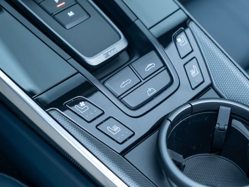 Certified 2022 Porsche 911 Turbo AWD/4WD image 31