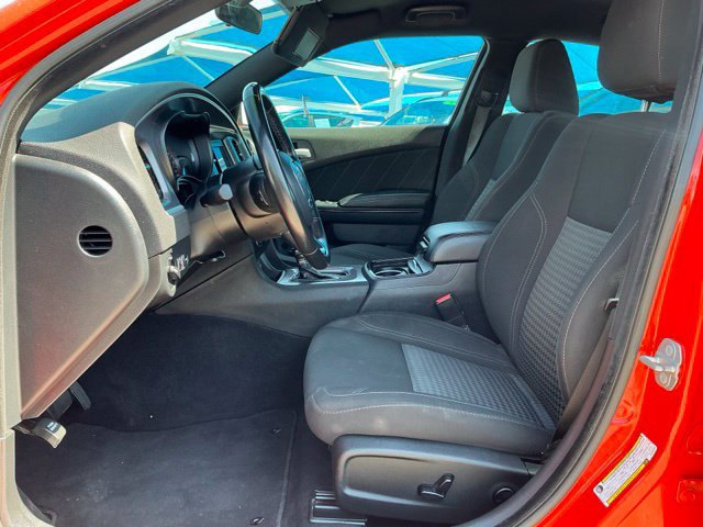 Used 2020 Dodge Charger SXT w/ Blacktop Package RWD image 9