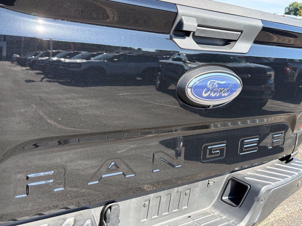 Used 2025 Ford Ranger Lariat w/ FX4 Off-Road Package AWD/4WD image 28