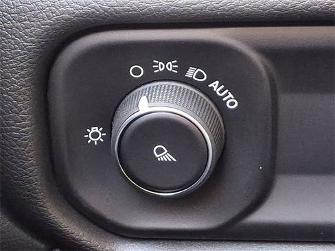 Used 2024 RAM 2500 Tradesman w/ Chrome Appearance Group image 22