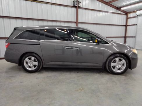Used 2011 Honda Odyssey Touring image 4