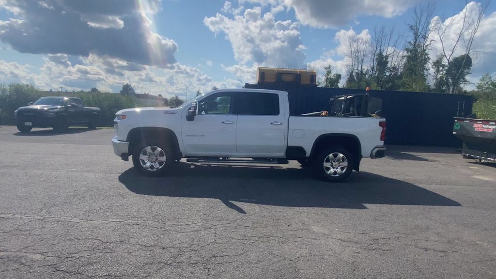 Used 2022 Chevrolet Silverado 2500 LTZ AWD/4WD image 5