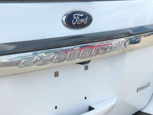Used 2017 Ford Expedition XLT AWD/4WD image 13