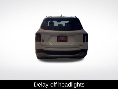 Used 2024 Kia Sorento S image 18