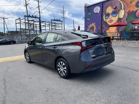 Certified 2019 Toyota Prius XLE AWD/4WD image 3