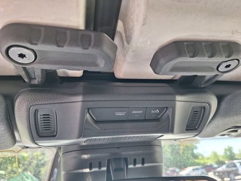 Used 2025 Jeep Wrangler Unlimited Sahara AWD/4WD image 24