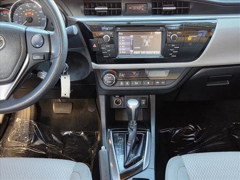 Used 2014 Toyota Corolla LE image 15
