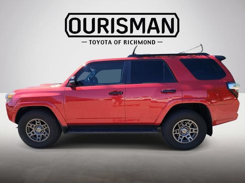 Used 2020 Toyota 4Runner Venture w/ Moonroof Package AWD/4WD image 4