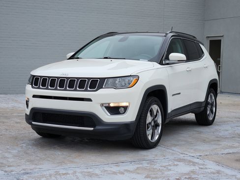 Used 2019 Jeep Compass Limited AWD/4WD image 3